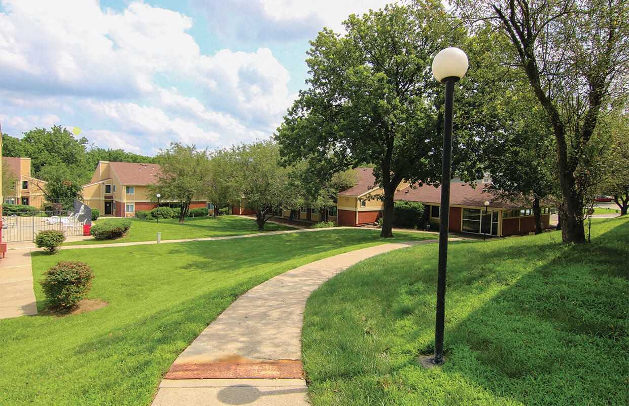 Raintree Apartments - Photo 5 of 50