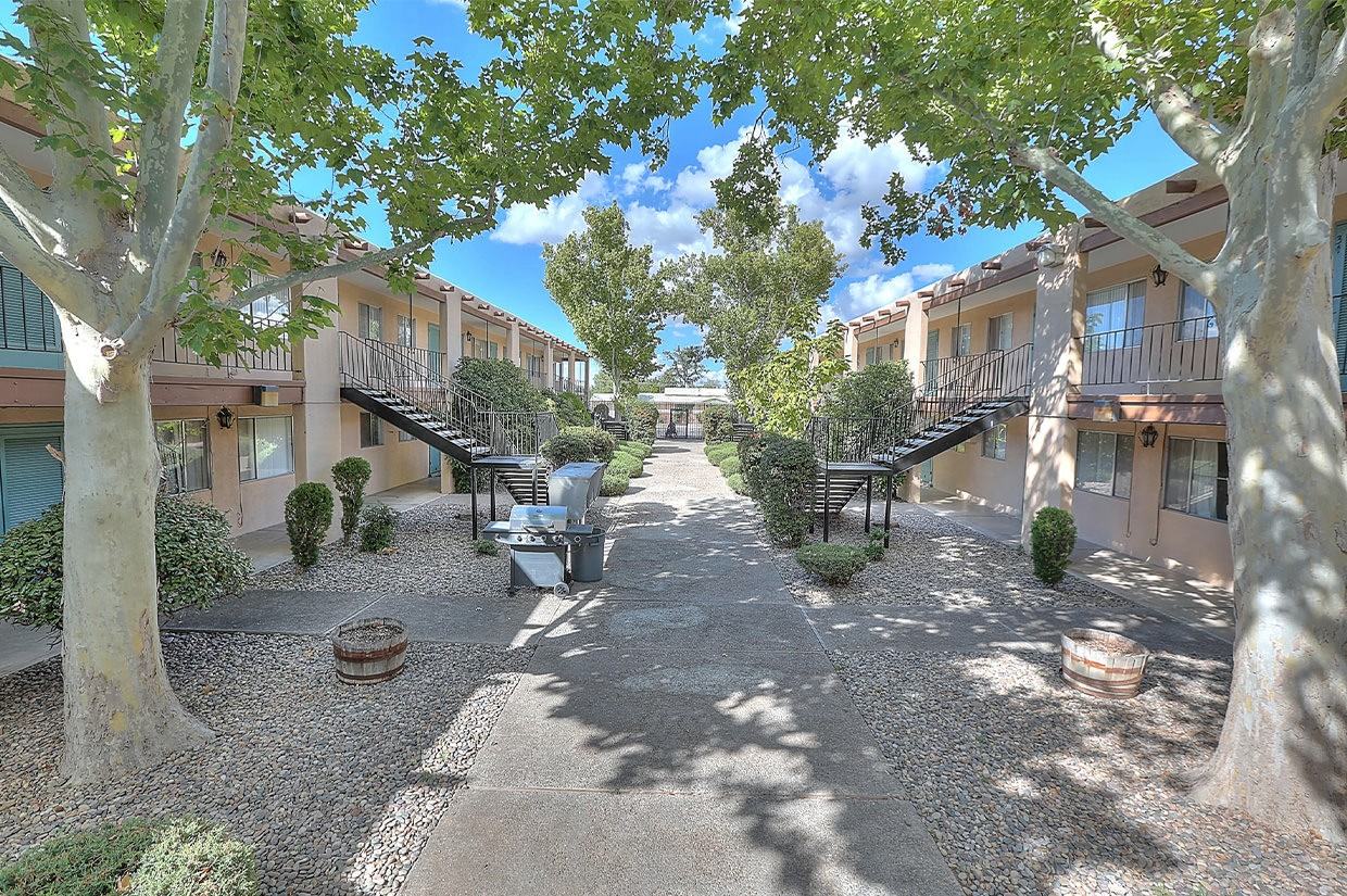 White Oak Apartments - Photo 7 of 37