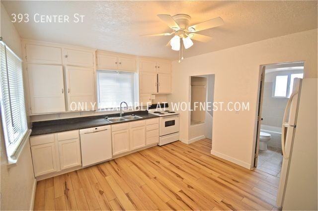 393 Center St - Photo 2 of 33