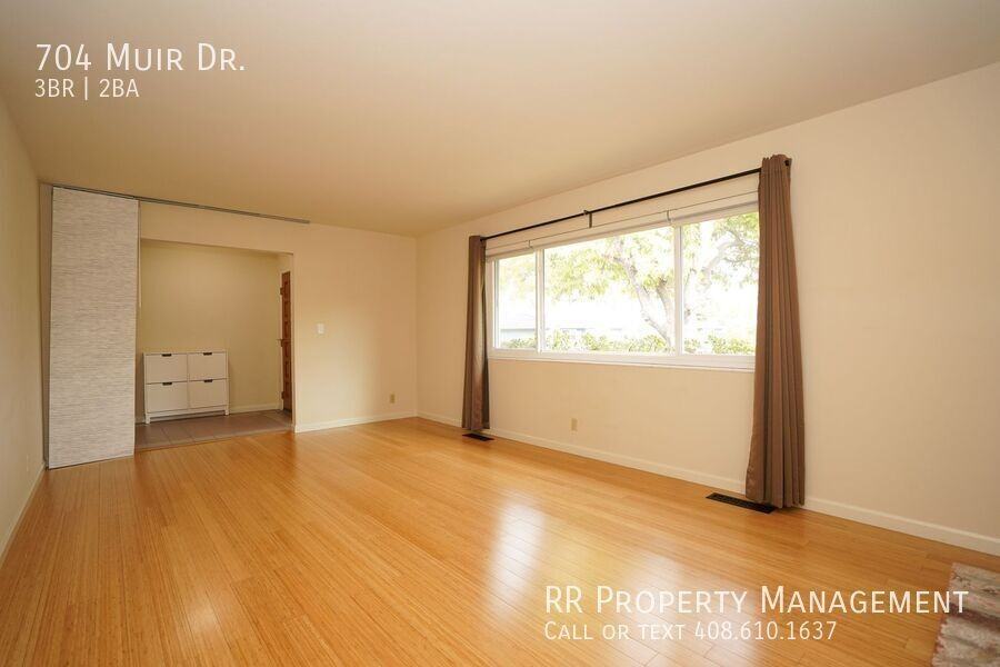 704 Muir Dr - Photo 3 of 36