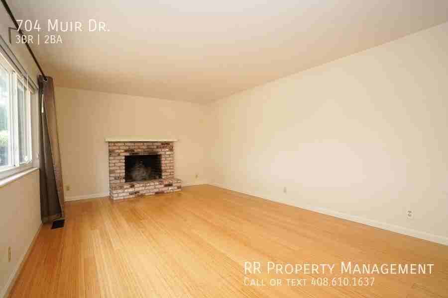 704 Muir Dr - Photo 4 of 36