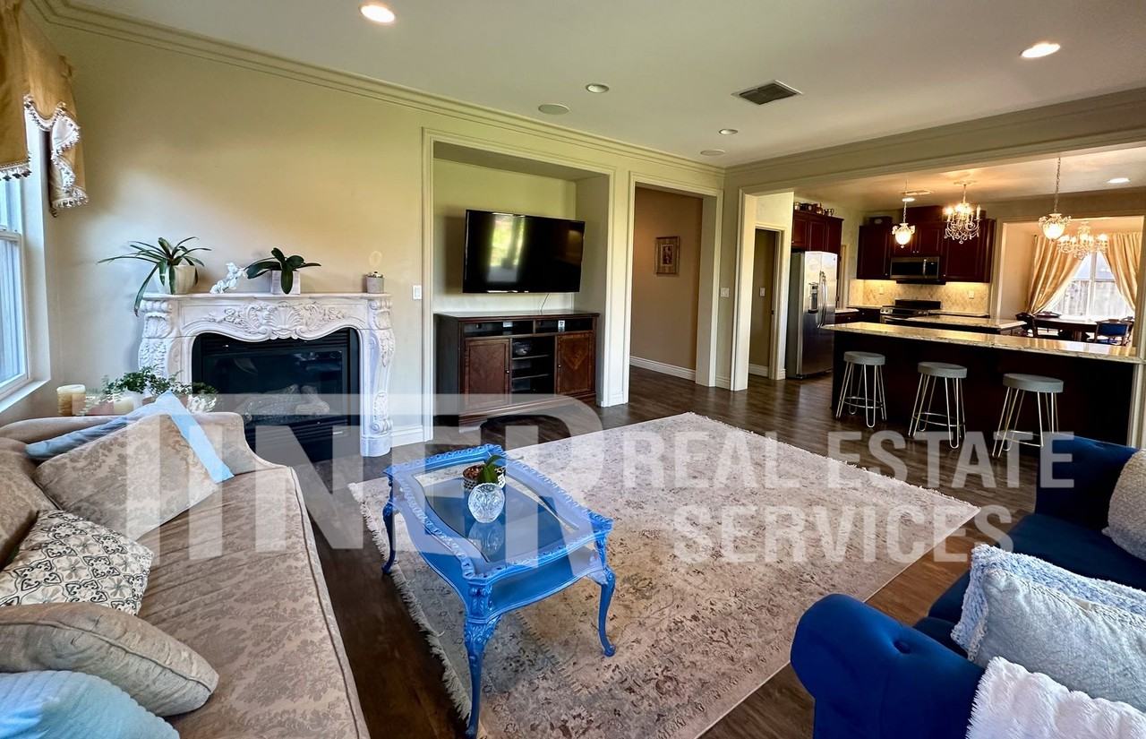 3576 Hume St - Photo 3 of 44