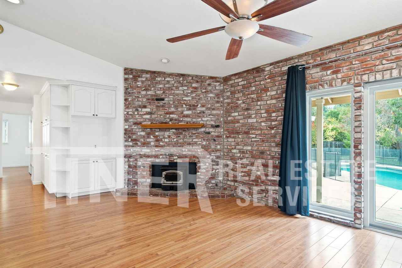 3065 Cerro Cir - Photo 3 of 29