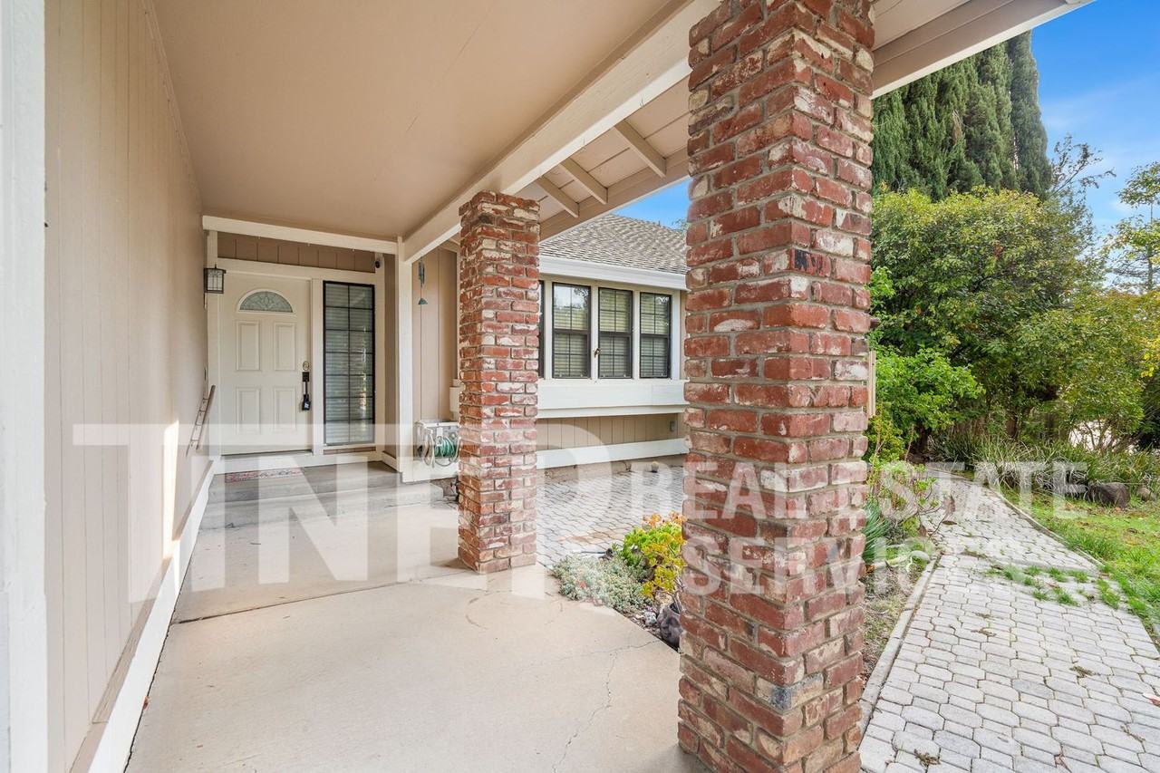 3065 Cerro Cir - Photo 6 of 29