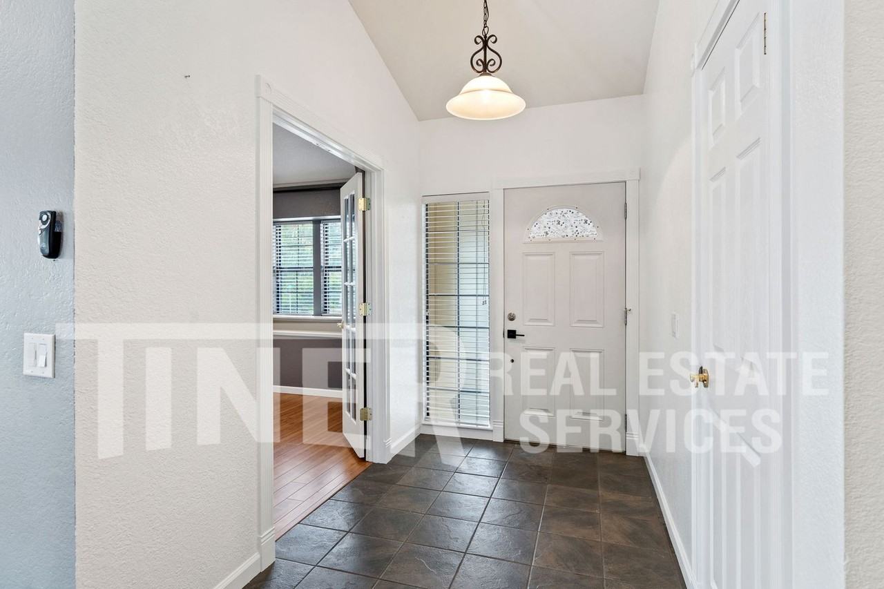 3065 Cerro Cir - Photo 7 of 29