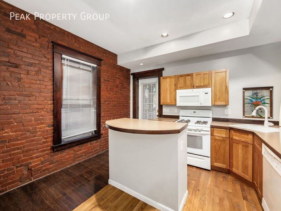 1230 Indianola Ave - Photo 7 of 28