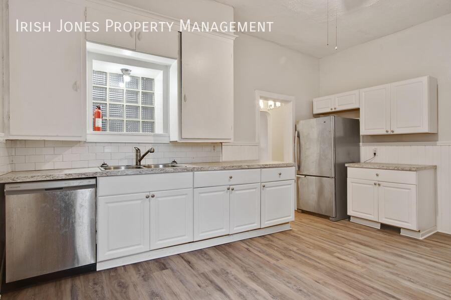 608 Niagara St - Photo 4 of 17