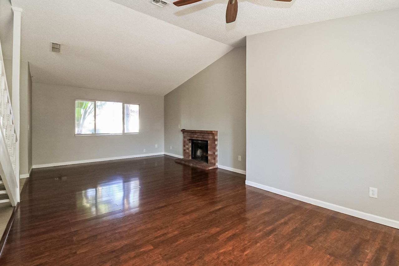 8220 Steinbeck Way - Photo 5 of 15