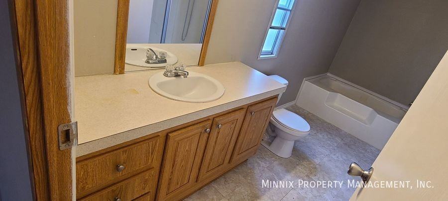 304 Se 4th St - Photo 7 of 27