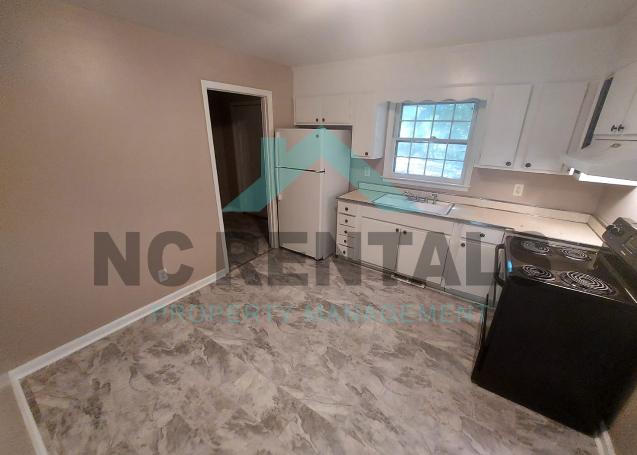 829 Holt Ave - Photo 4 of 11