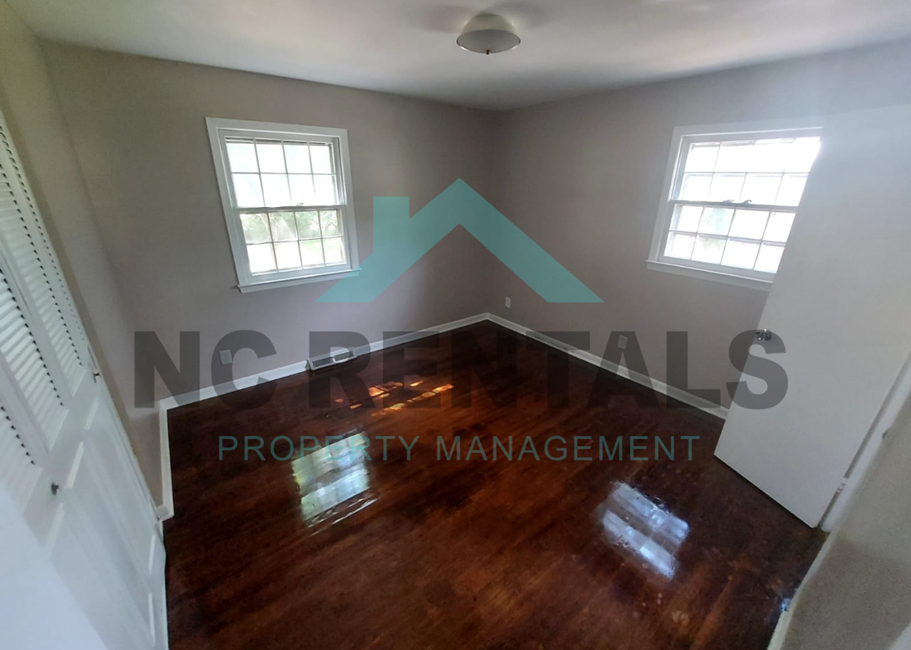 829 Holt Ave - Photo 6 of 11