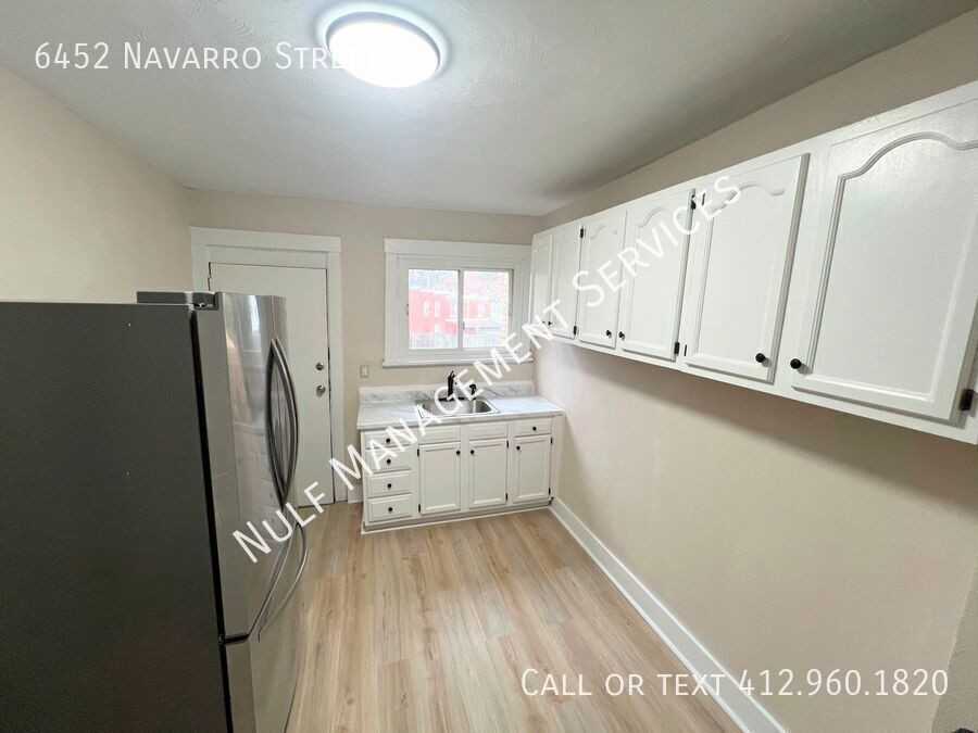 6452 Navarro Street - Photo 6 of 7