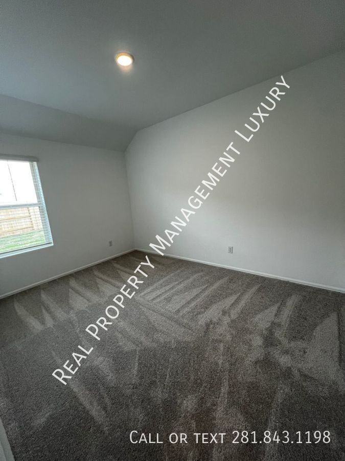 5210 Biscay Cove Lane - Photo 6 of 15