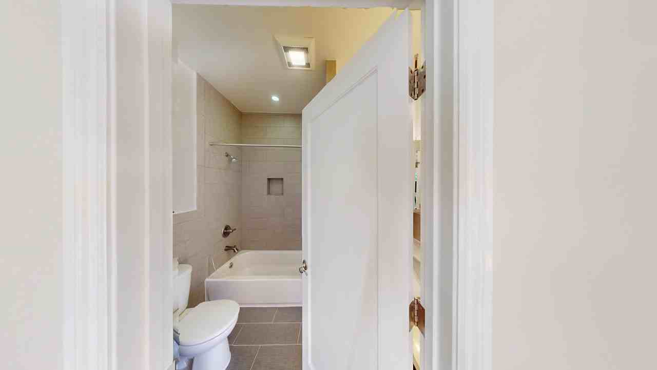 1340 Taylor Street - Photo 7 of 32