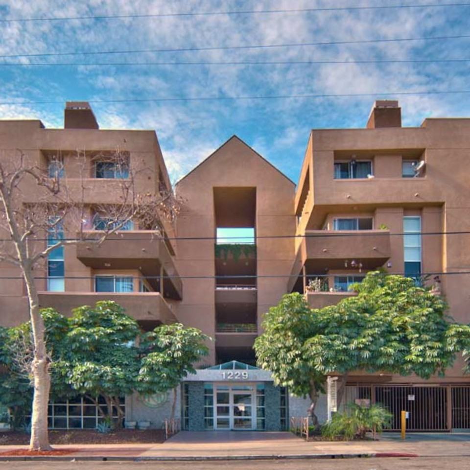 1229 N. Sycamore Ave. - Photo 6 of 45