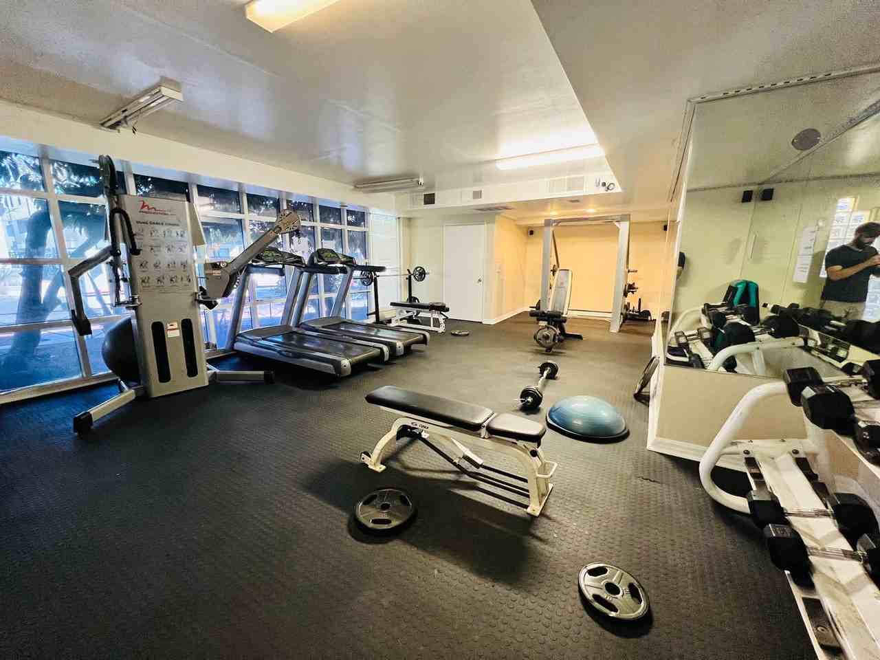 1229 N. Sycamore Ave. - Photo 7 of 45