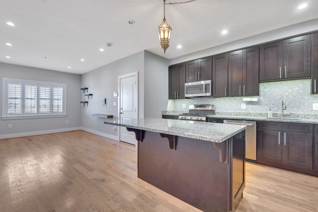 1928 3rd St Ne #4 - Photo 4 of 17