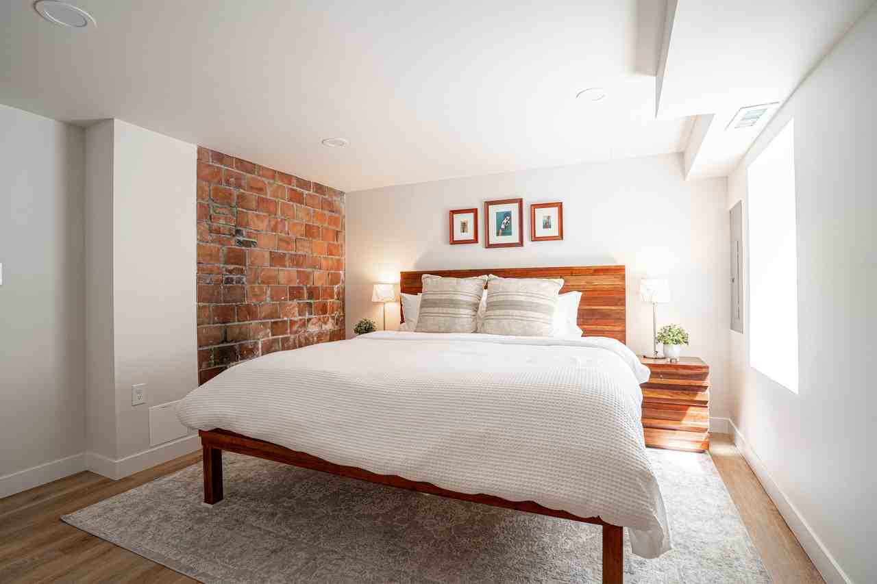 4201 51st Avenue South - Photo 4 of 46