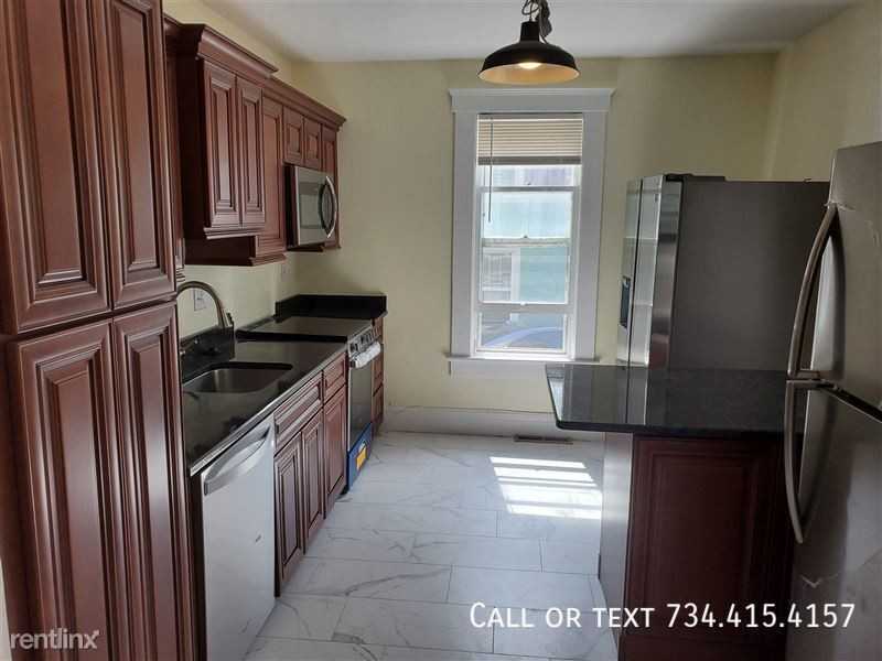 426 S 4th Ave #2 - Photo 5 of 8