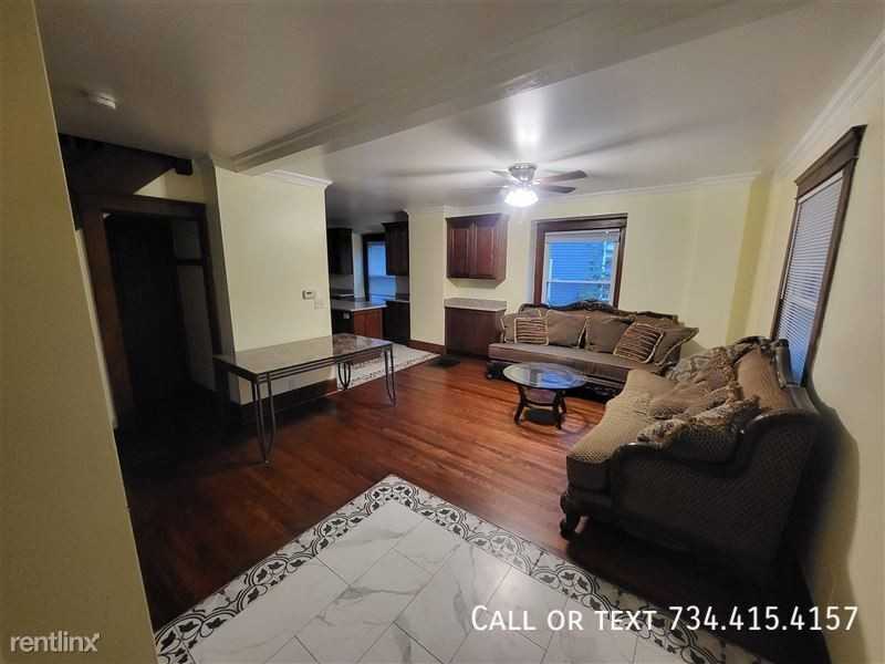 426 S 4th Ave #3 - Photo 5 of 6