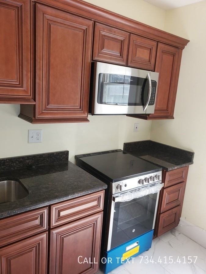 426 South Fourth Avenue #4 - Photo 6 of 8