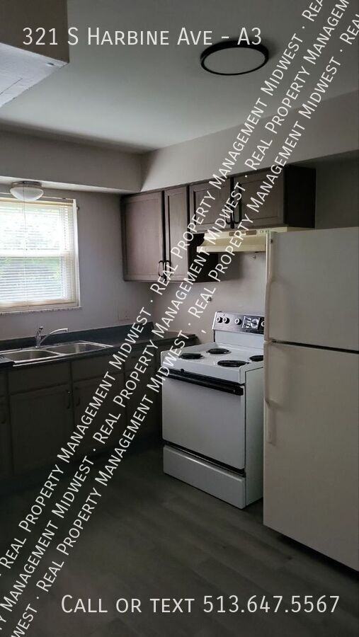 321 South Harbine Avenue #A3 - Photo 3 of 11