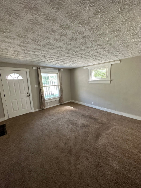 685 Randolph Street #685 - Photo 2 of 7