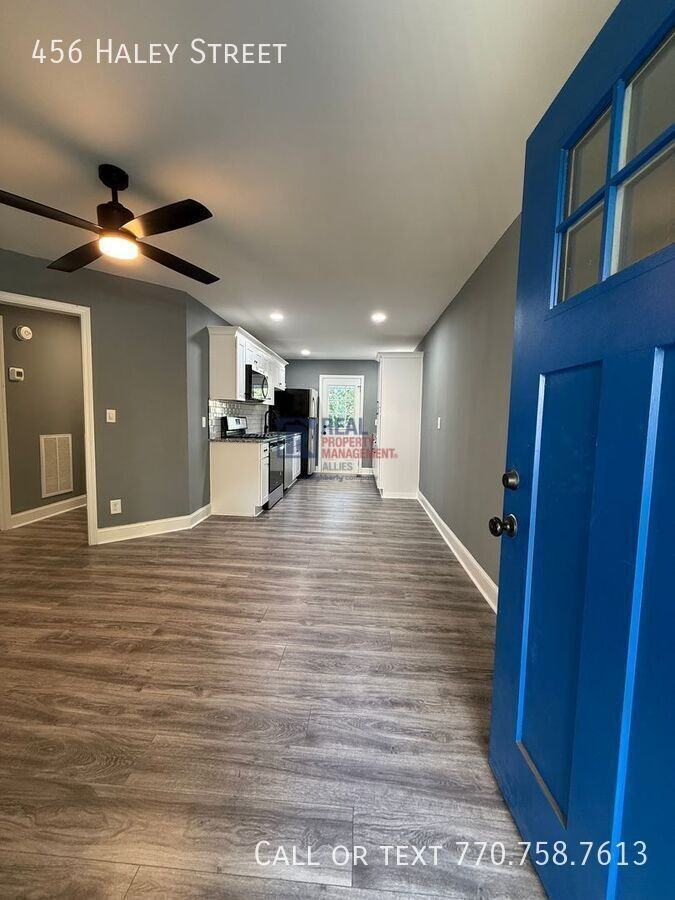 456 Haley St Se - Photo 2 of 10