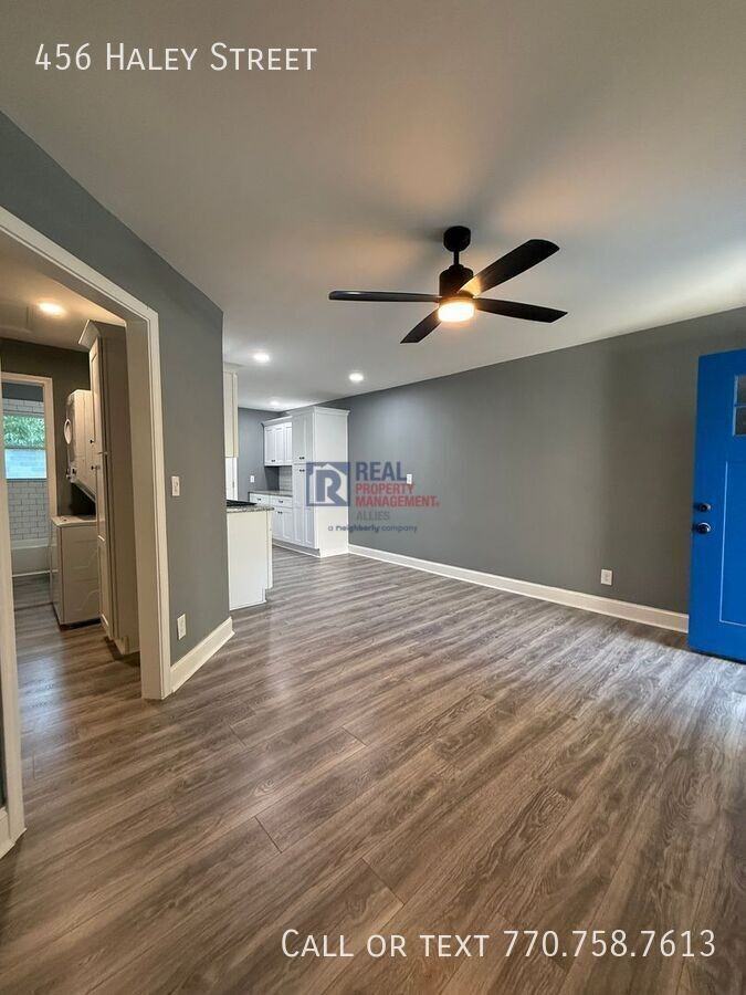 456 Haley St Se - Photo 3 of 10