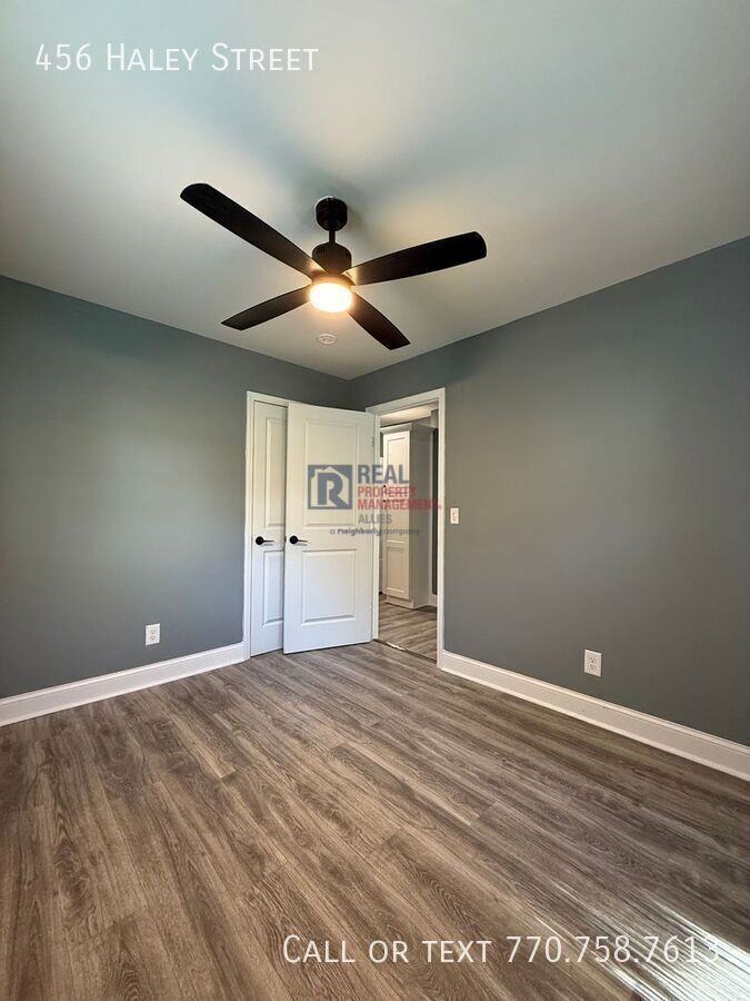 456 Haley St Se - Photo 7 of 10