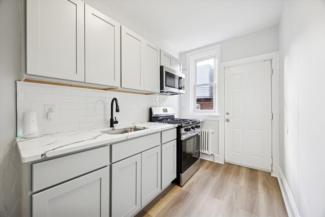 5818 Addison St - Photo 4 of 11