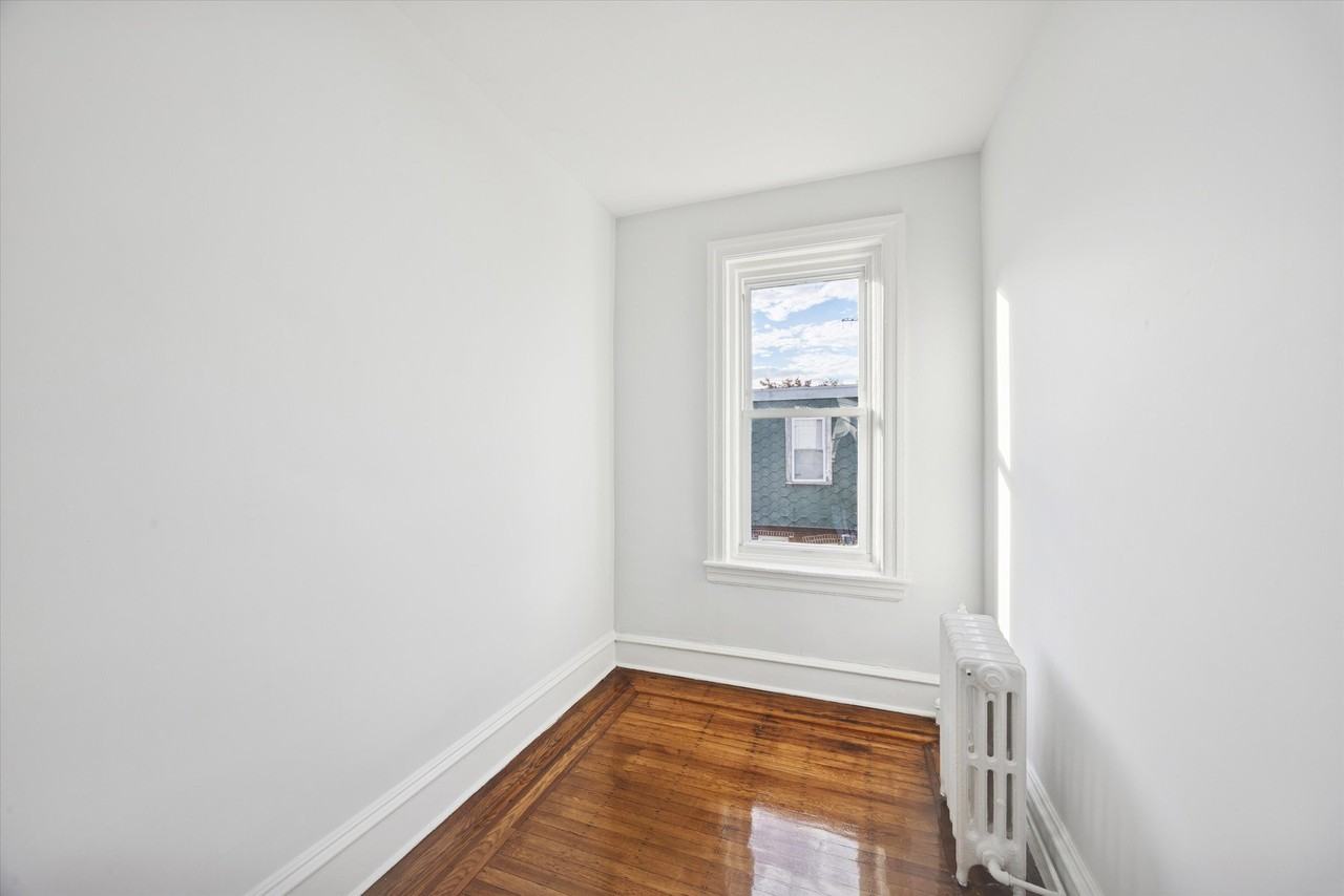 5818 Addison St - Photo 7 of 11