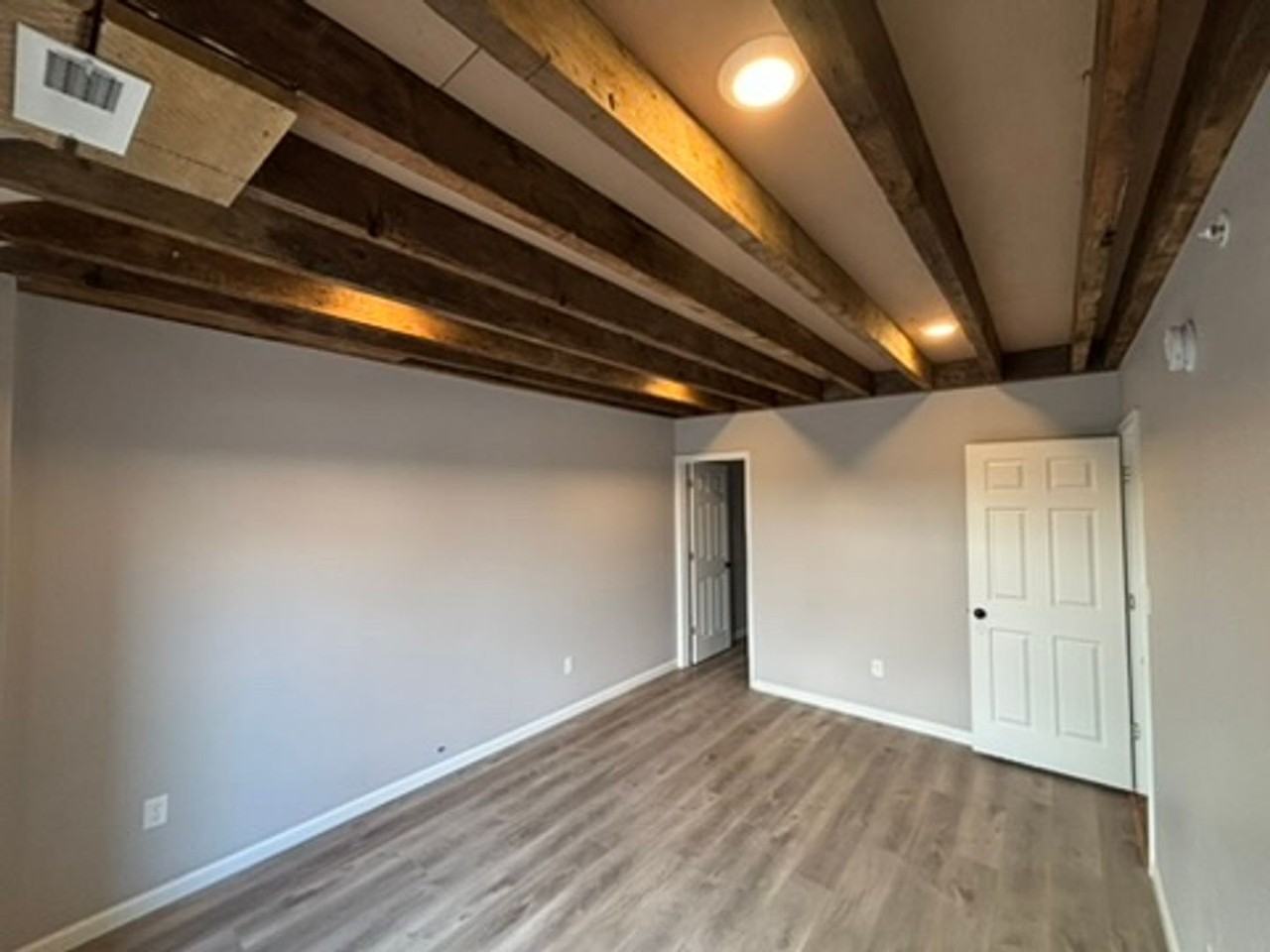 235 E Market St Rm 2 #6 - Photo 3 of 19