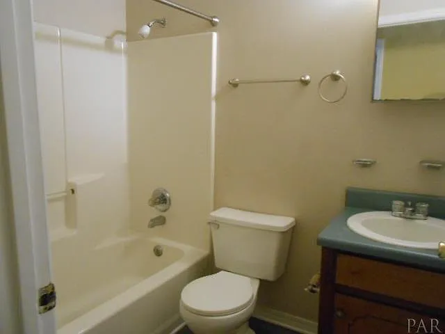 1801 W Jackson St - Photo 2 of 5