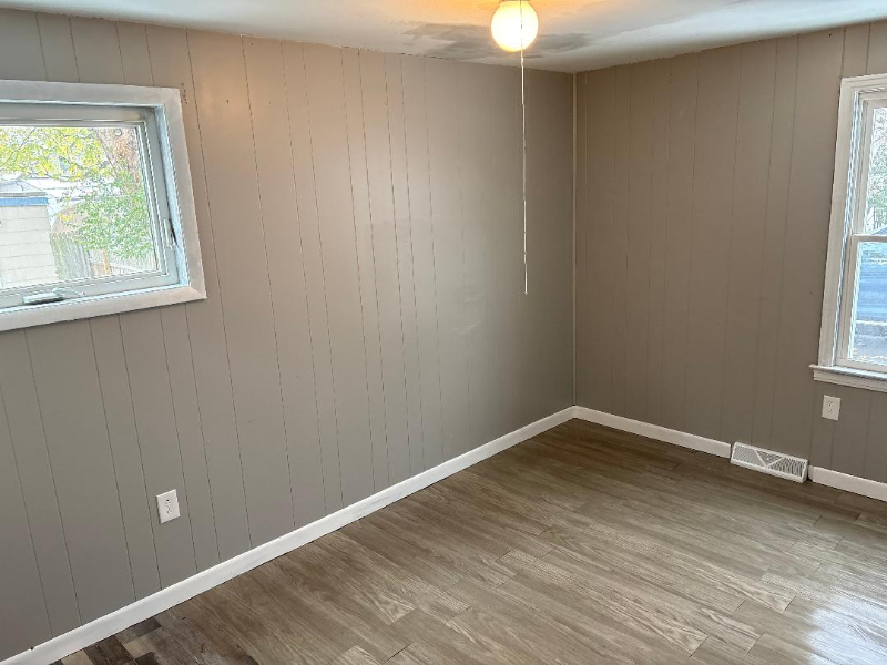 190 Aurora Ave - Photo 2 of 12