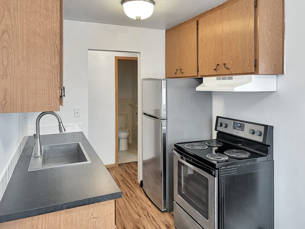 Carroll Court Apartments - Photo 5 of 17