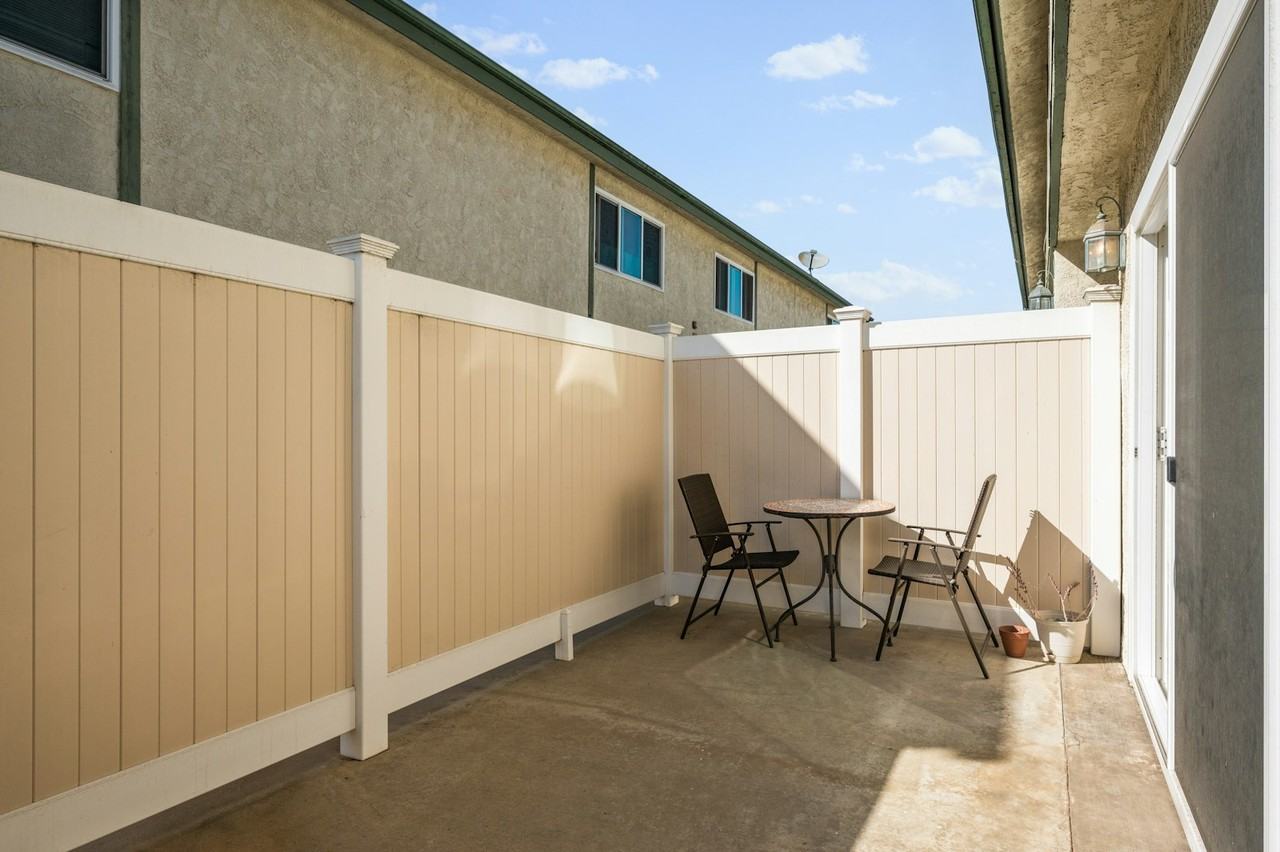 1911 Mathews Avenue, Unit 5 - Photo 3 of 33