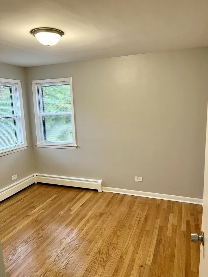 9212 South Kedzie Avenue, Unit 1W - Photo 3 of 6