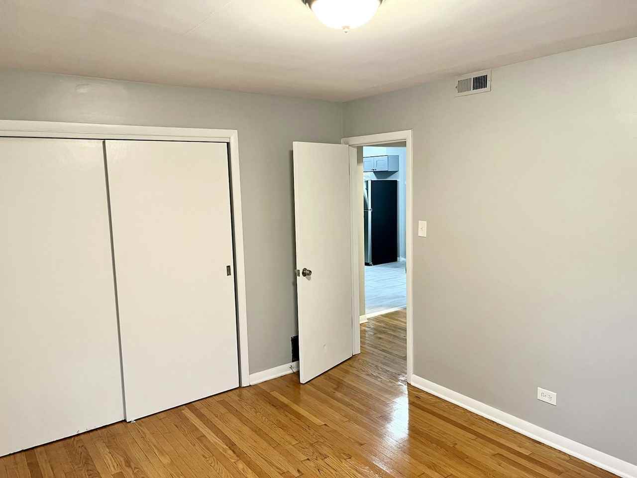 9212 South Kedzie Avenue, Unit 1W - Photo 4 of 6