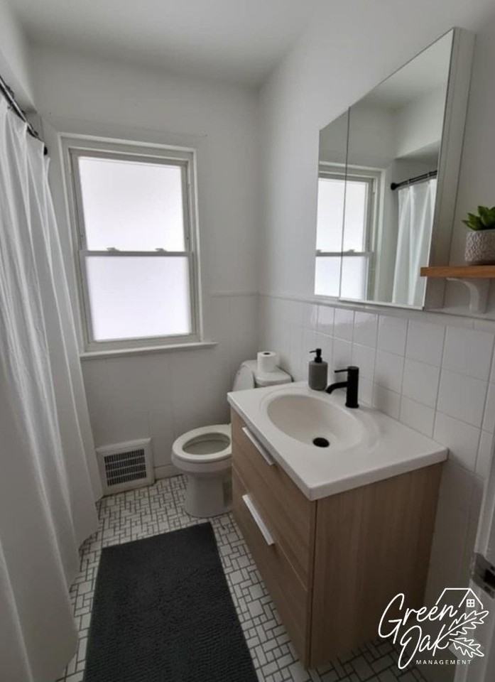 13000 Rockside Road - Photo 7 of 11