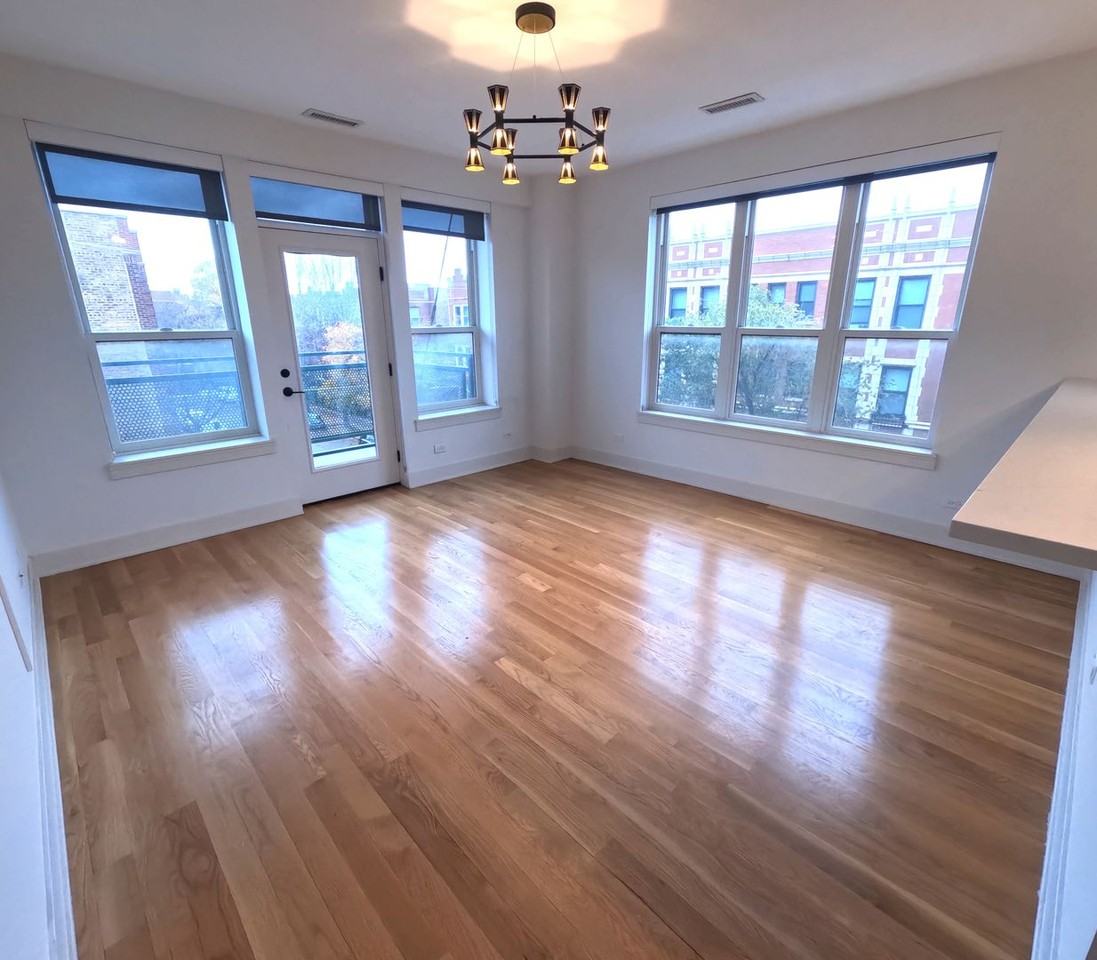 2740 N Spaulding Ave - Photo 3 of 50