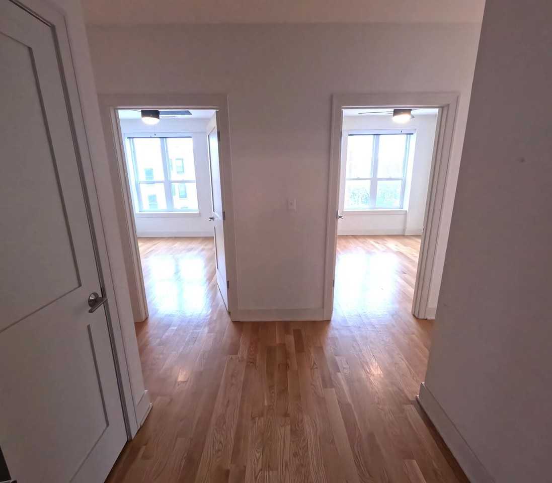 2740 N Spaulding Ave - Photo 5 of 50