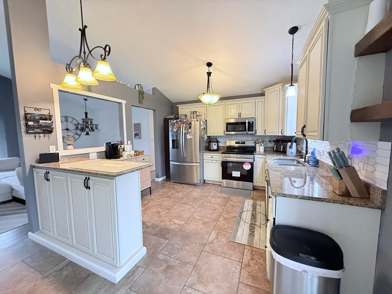 806 Hawks Circle Dr #NA - Photo 2 of 14