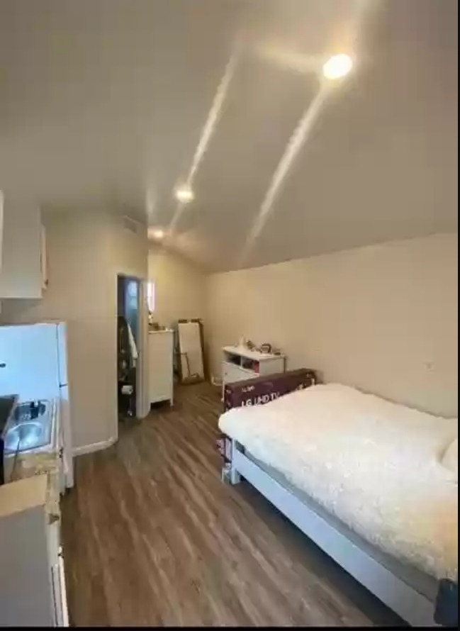 2240 Elm Ave #B - Photo 4 of 5