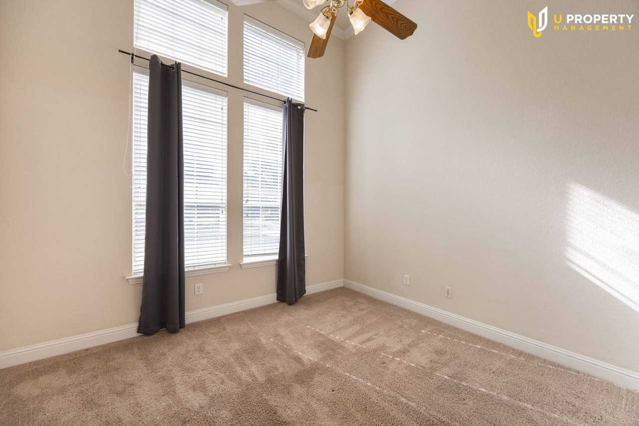 2009 Briarbrook Ln - Photo 2 of 50