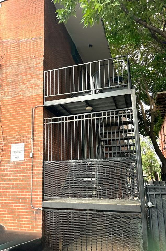 1455 N High St St Charles Apartments - Photo 3 of 4