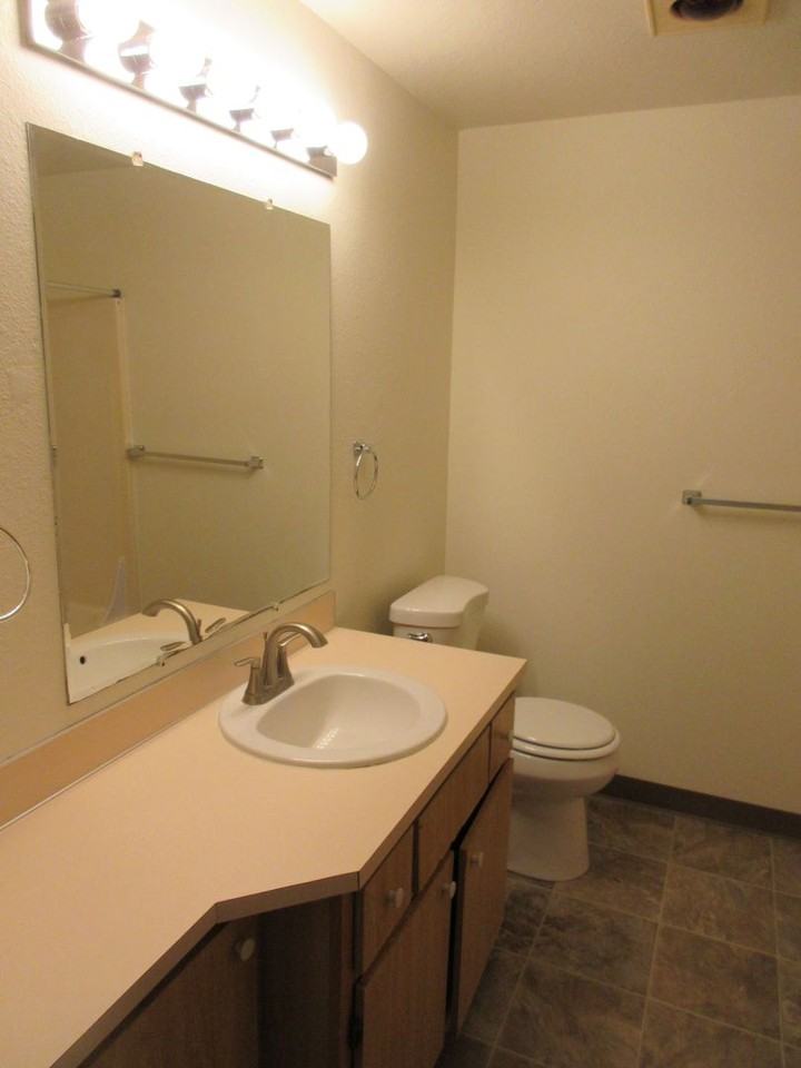 4291 Tiffany Pl Ne - Photo 6 of 13