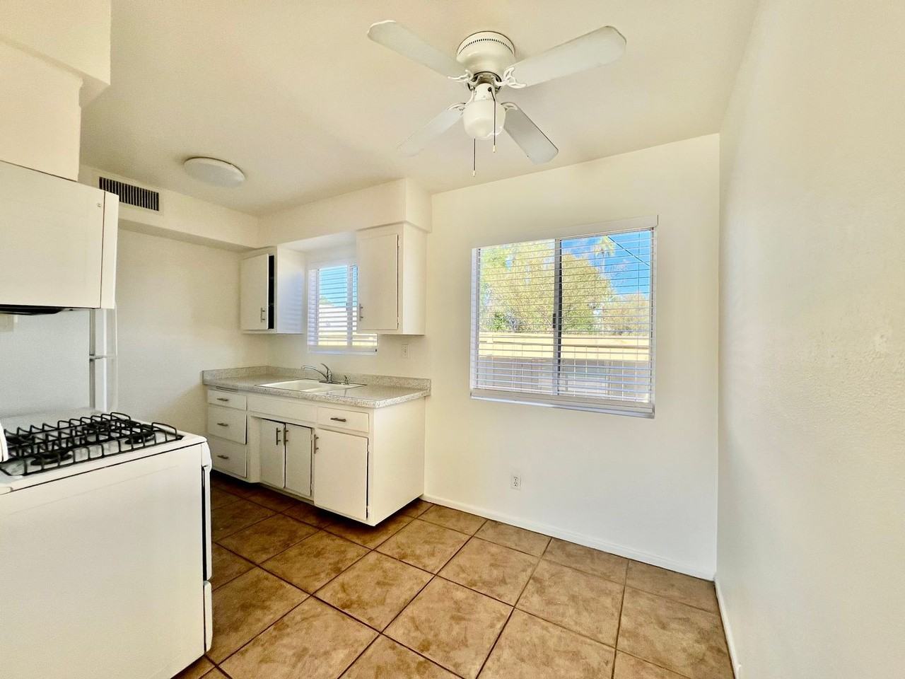 74124 Candlewood St #D - Photo 4 of 19