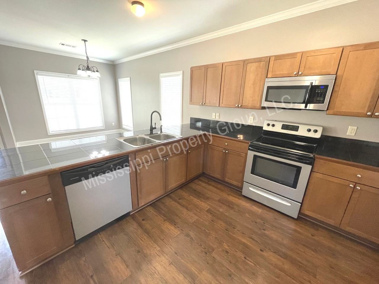 302 Shumard Cv - Photo 6 of 27