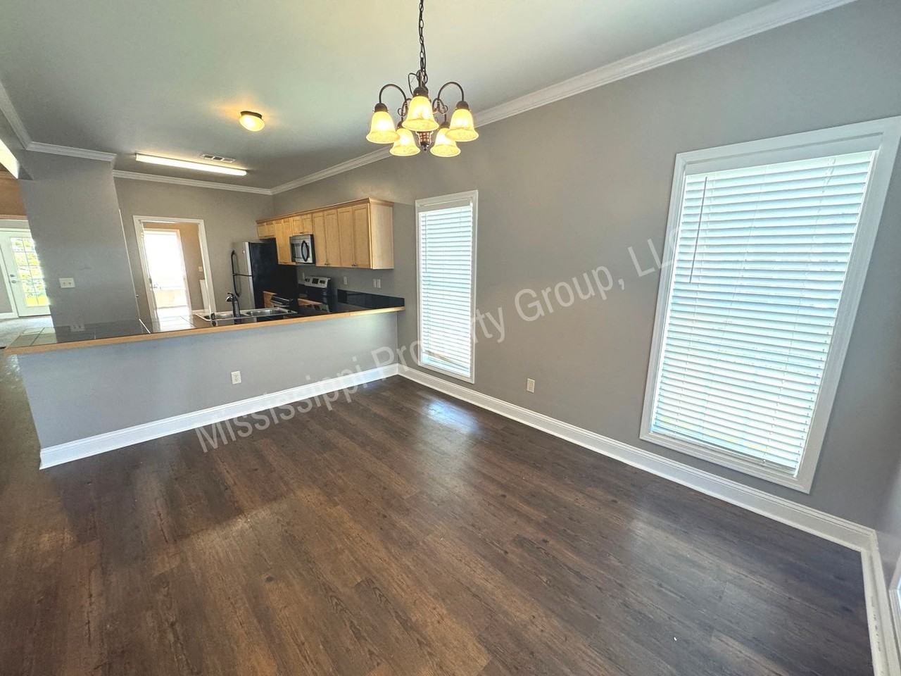 305 Shumard Cv - Photo 4 of 27